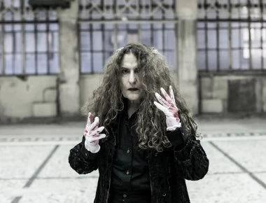 Μεταφυσικά πράγματα: «Είδα το σκήνωμά μου στην Επίδαυρο, επάνω στη σκηνή» (βίντεο)